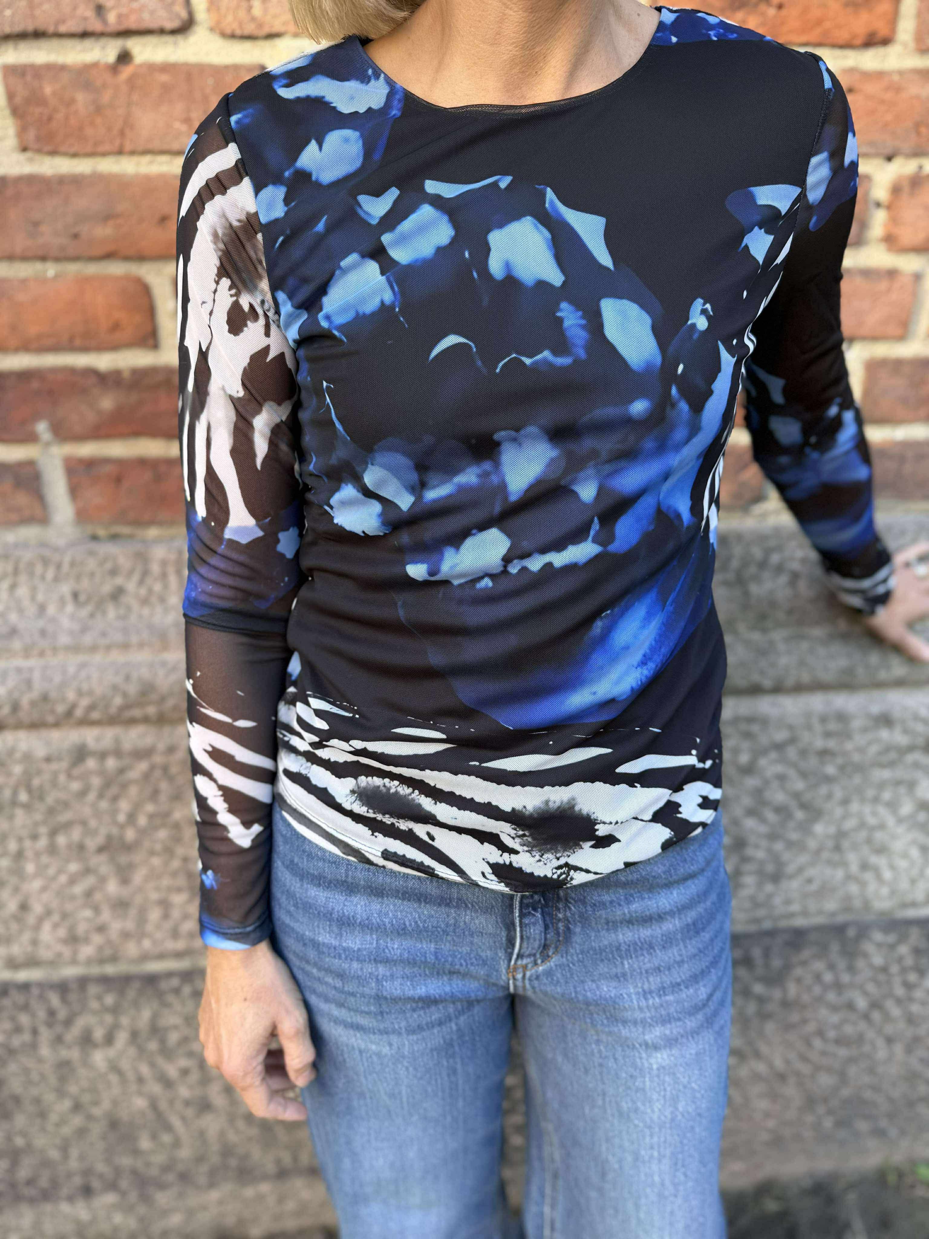 VMISABELLE Top - Black